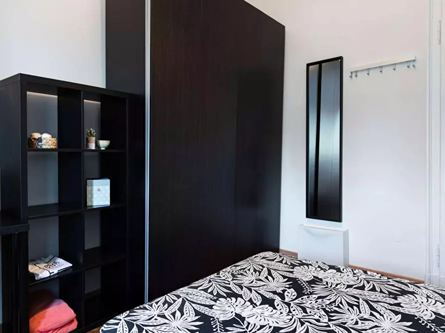 Immagine 3 di Camera in affitto  in Via Francesco Petrarca a Milano