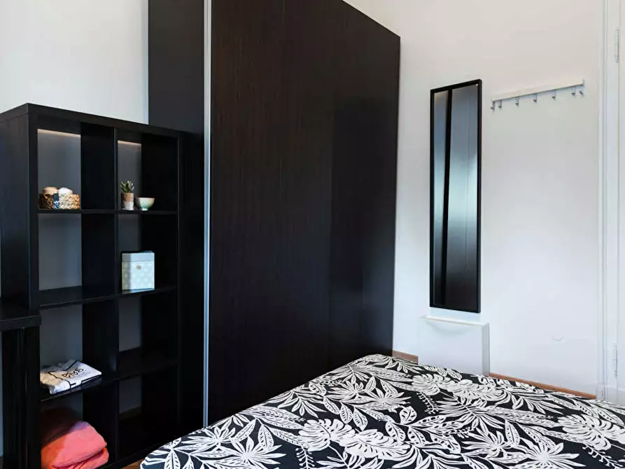 Immagine 4 di Camera in affitto  in Via Francesco Petrarca a Milano