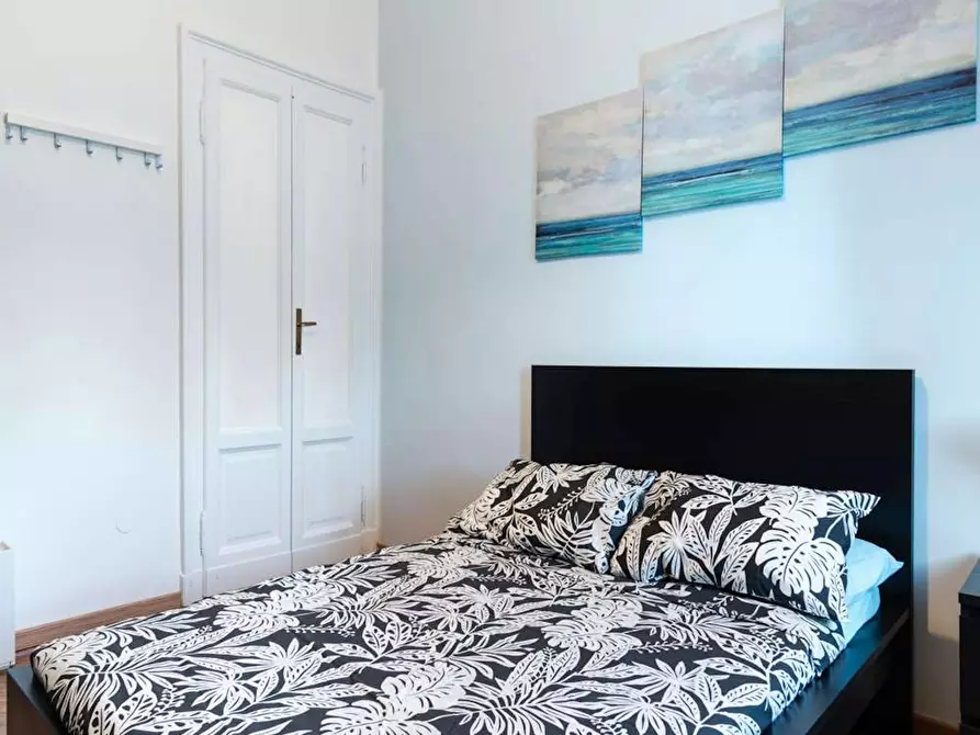 Immagine 2 di Camera in affitto  in Via Francesco Petrarca a Milano