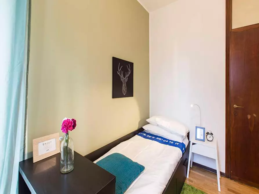 Immagine 1 di Camera in affitto  in Via Rubens a Milano