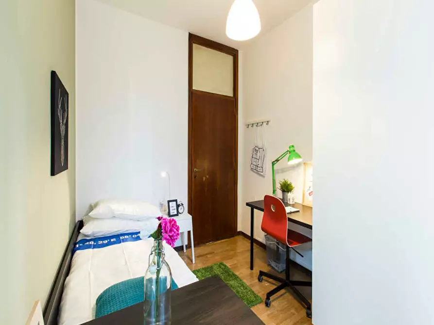 Immagine 3 di Camera in affitto  in Via Rubens a Milano