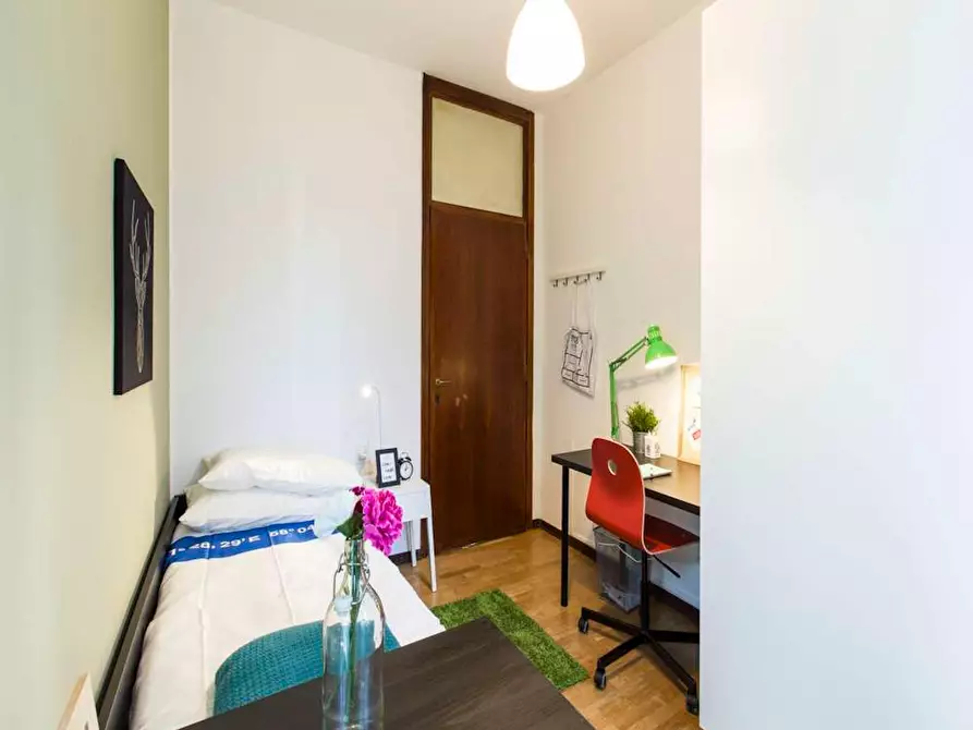 Immagine 3 di Camera in affitto  in Via Rubens a Milano