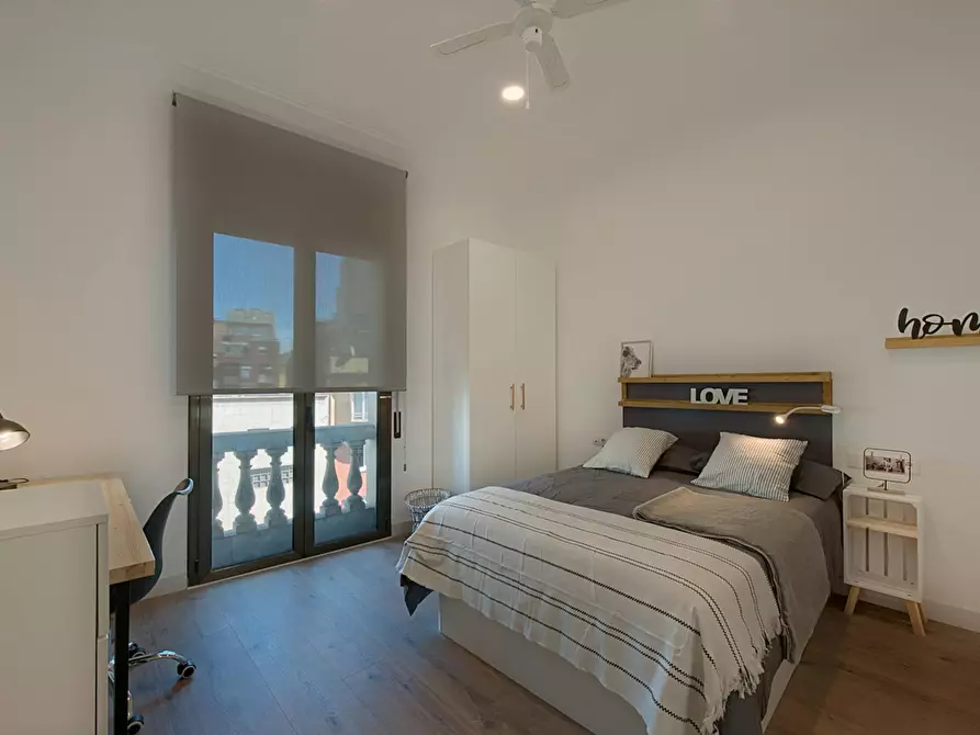 Immagine 2 di Camera in affitto  in Carrer de Balmes a Barcelona