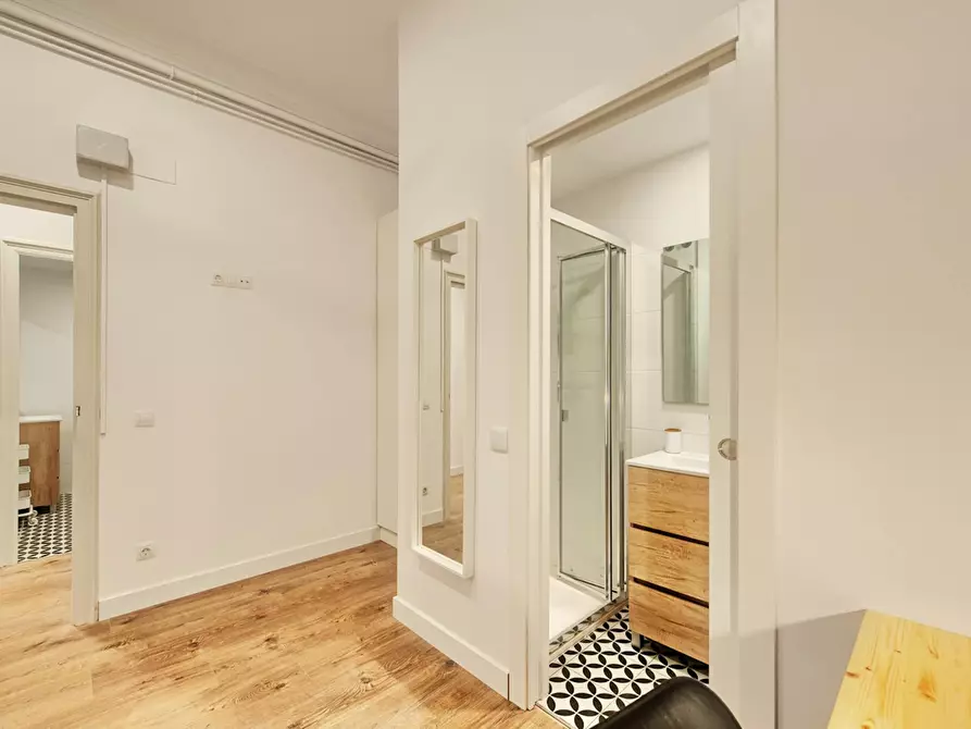 Immagine 2 di Camera in affitto  in Carrer de Balmes a Barcelona