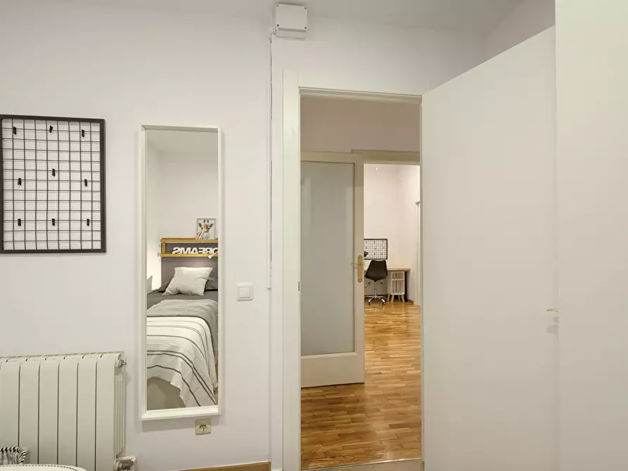 Immagine 9 di Camera condivisa in affitto  in Carrer de Balmes a Barcelona