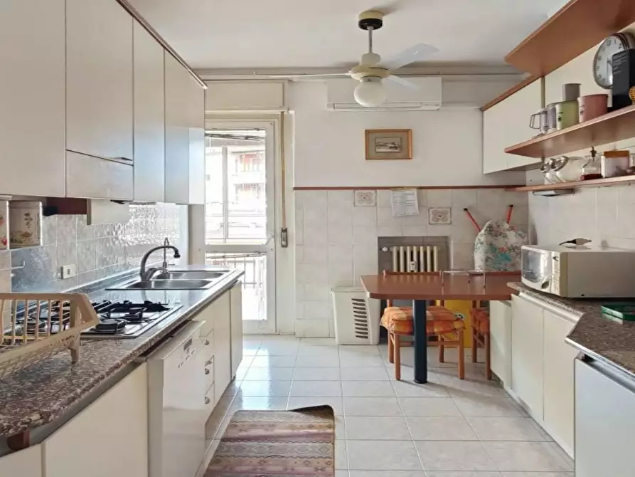 Immagine 5 di Camera in affitto  in Via Sant'Anatalone a Milano