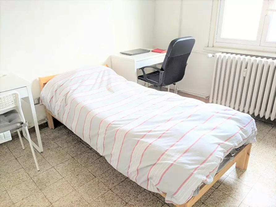 Immagine 2 di Camera condivisa in affitto  in Via Jacopino da Tradate a Milano
