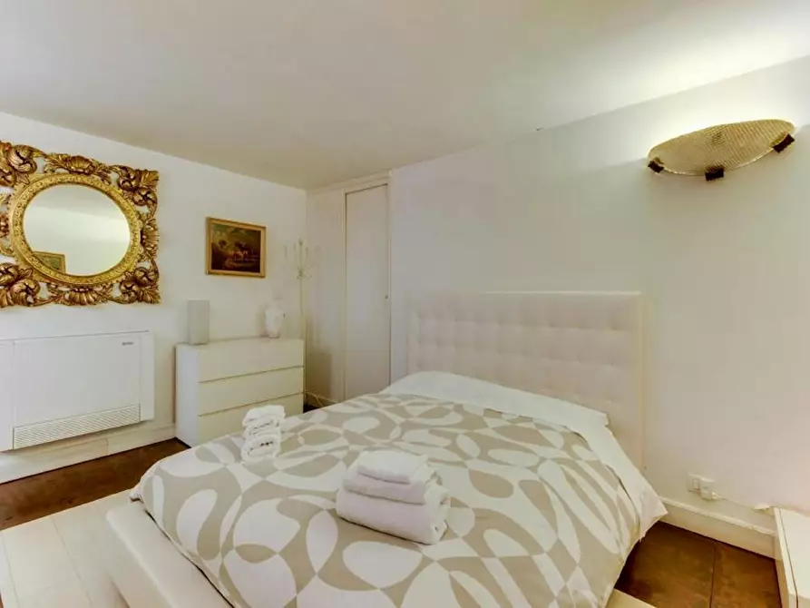 Immagine 4 di Appartamento in affitto  in Piazza di Santa Chiara a Roma
