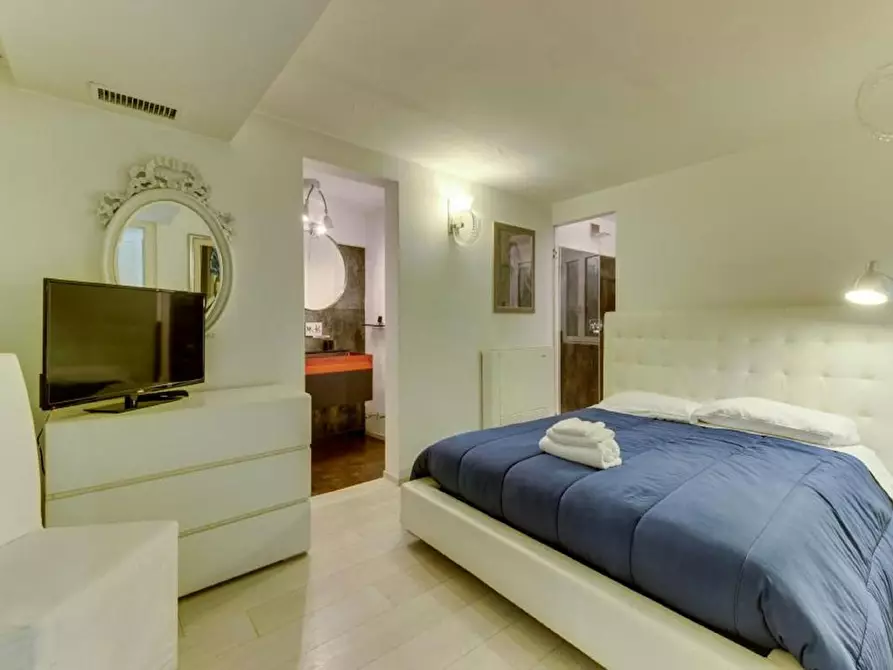 Immagine 9 di Appartamento in affitto  in Piazza di Santa Chiara a Roma