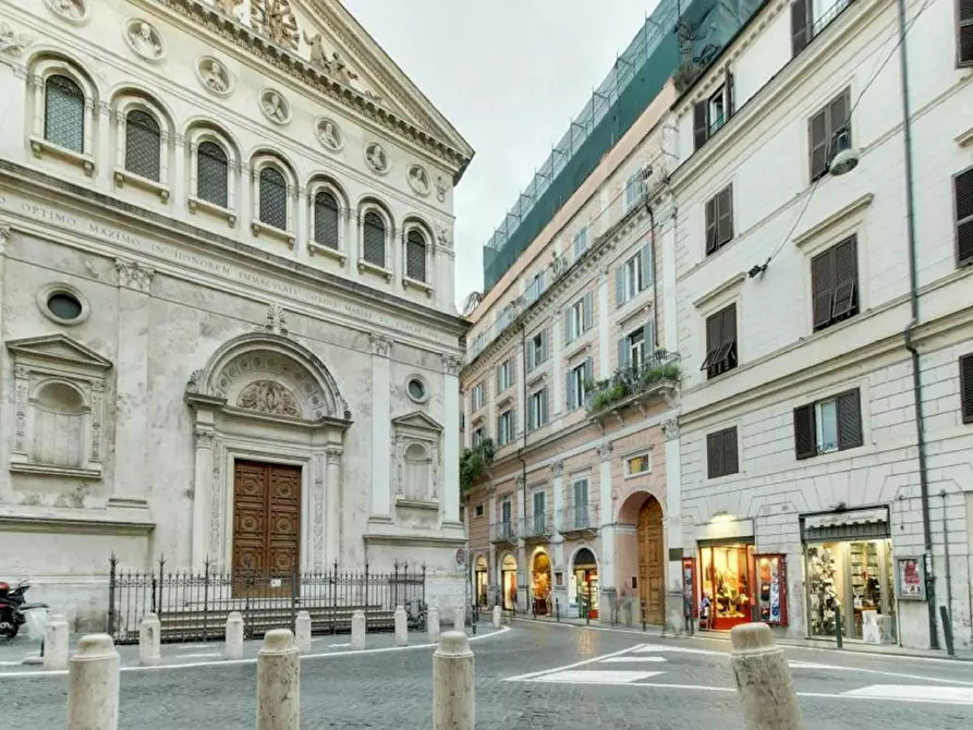 Immagine 5 di Appartamento in affitto  in Piazza di Santa Chiara a Roma