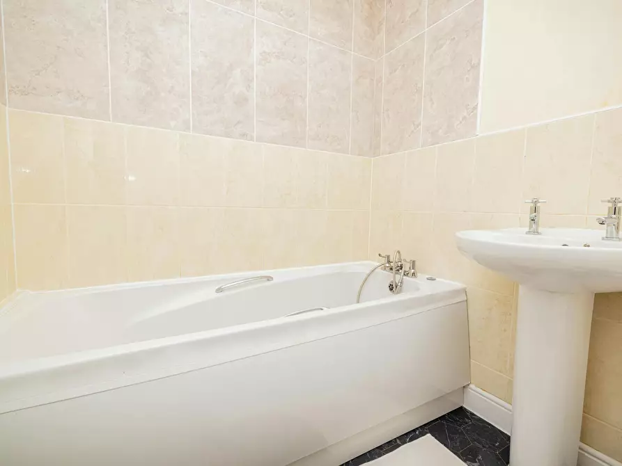 Immagine 6 di Casa indipendente in affitto  in Carlisle Close a Corby