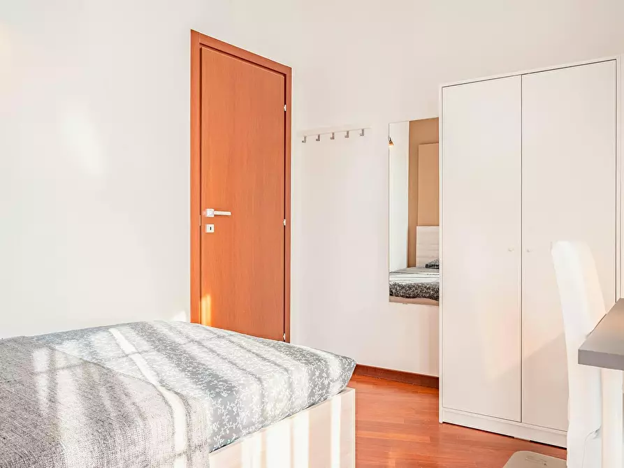 Immagine 3 di Camera in affitto  in Via Santa Rita da Cascia a Milano