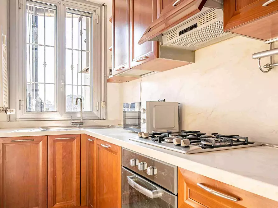 Immagine 6 di Camera in affitto  in Via Santa Rita da Cascia a Milano