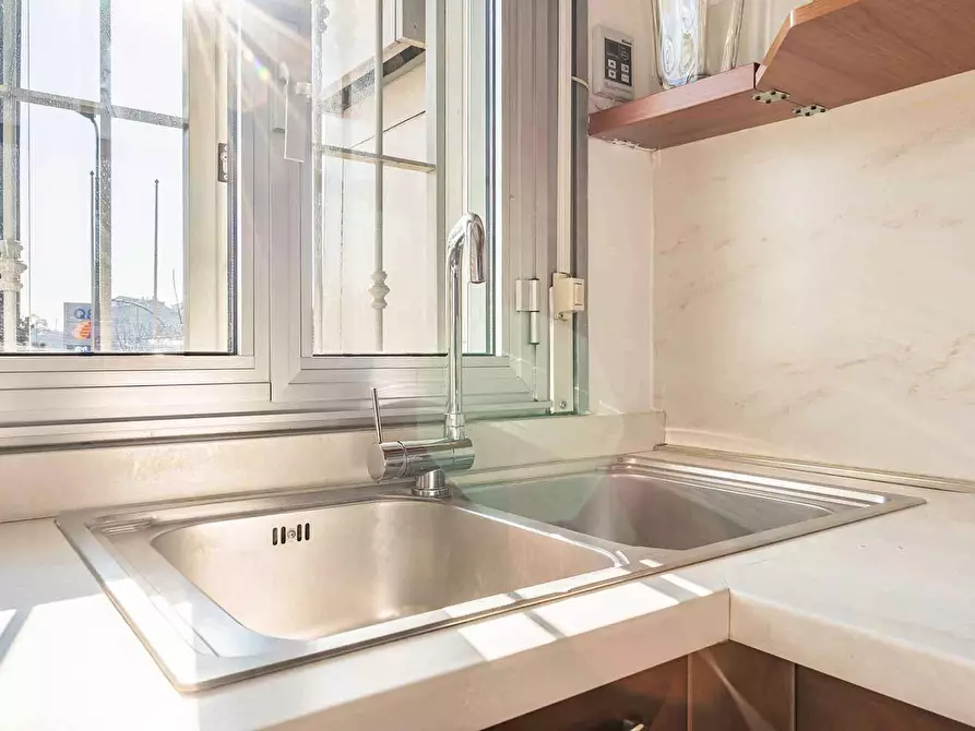 Immagine 8 di Camera in affitto  in Via Santa Rita da Cascia a Milano