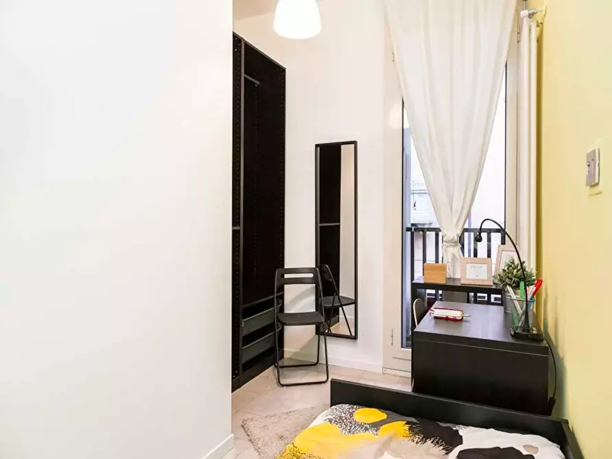 Immagine 4 di Camera in affitto  in Viale Monte Santo a Milano