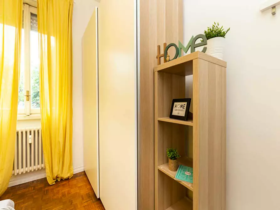 Immagine 6 di Camera in affitto  in Via Sulmona a Milano