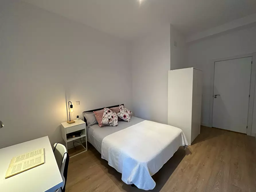 Immagine 1 di Camera in affitto  in Calle del Doctor Esquerdo a Madrid
