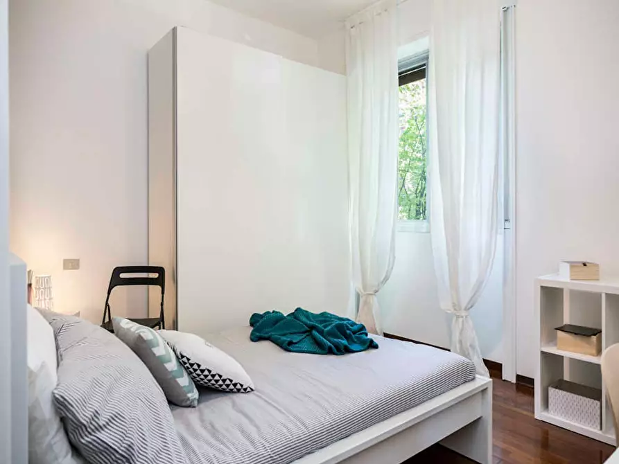 Immagine 5 di Camera in affitto  in Via Giuseppe Frua a Milano