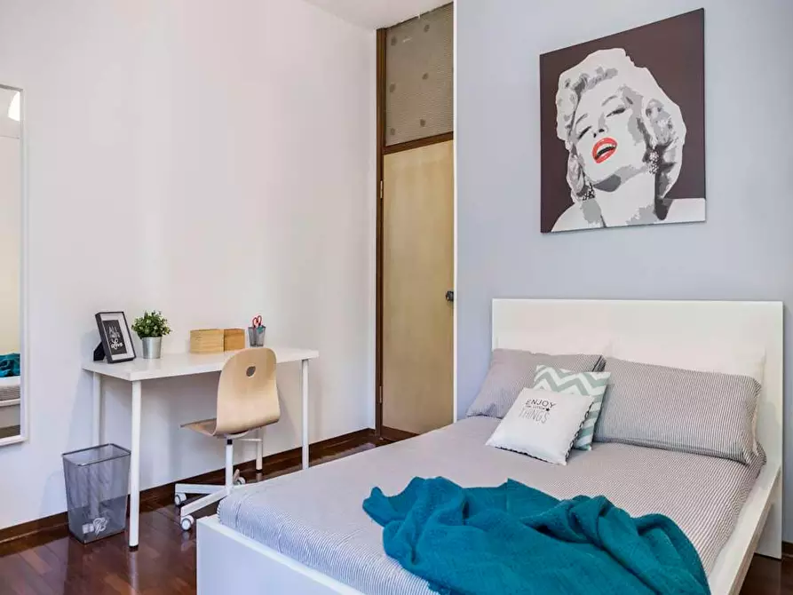 Immagine 1 di Camera in affitto  in Via Giuseppe Frua a Milano