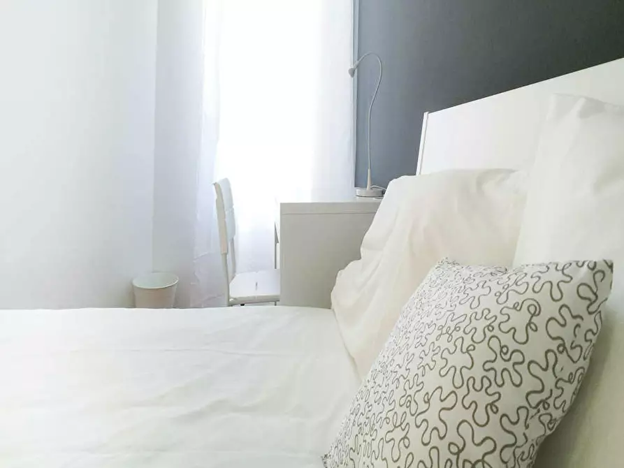 Immagine 1 di Camera in affitto  in Via Ariberto a Milano