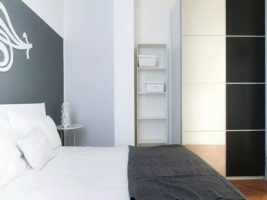 Immagine 4 di Camera in affitto  in Via Ariberto a Milano