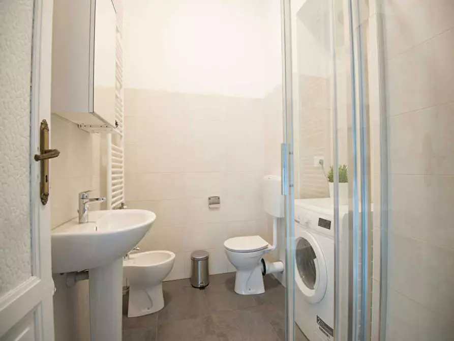 Immagine 8 di Camera in affitto  in Corso Re Umberto a Torino