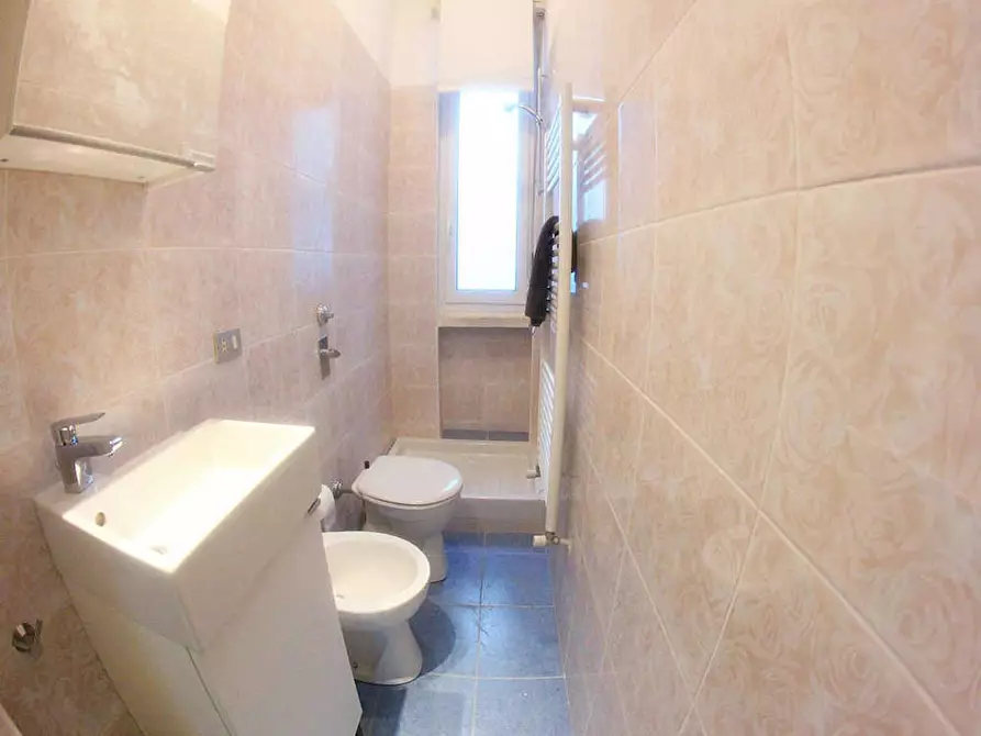 Immagine 4 di Camera in affitto  in Via Felice Casati a Milano