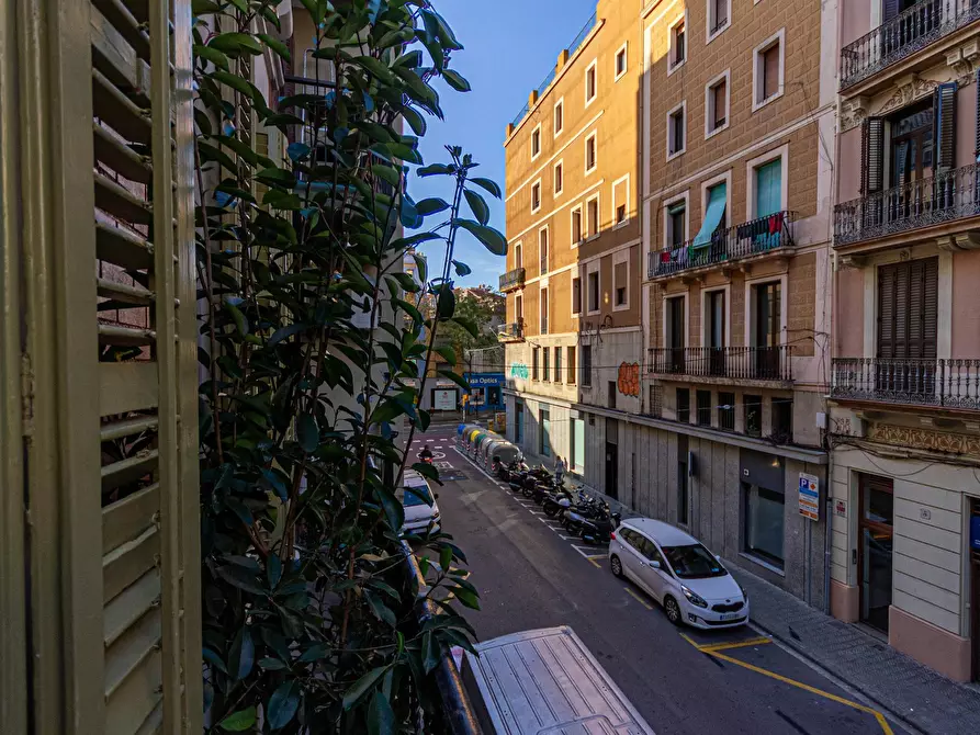 Immagine 7 di Camera in affitto  in Carrer de l'Espanya Industrial a Barcelona