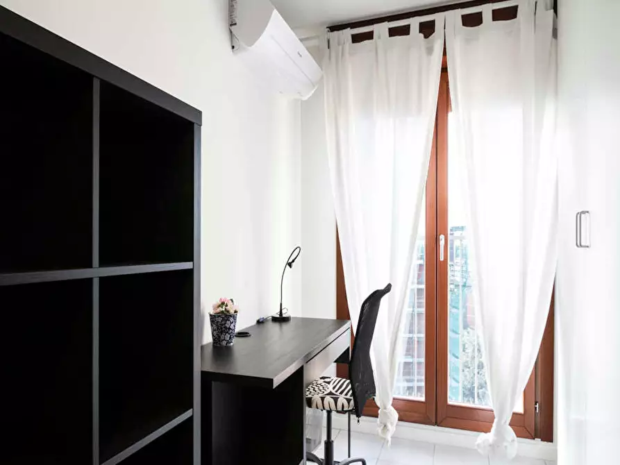 Immagine 4 di Camera in affitto  in Largo Cavalieri di Malta a Milano