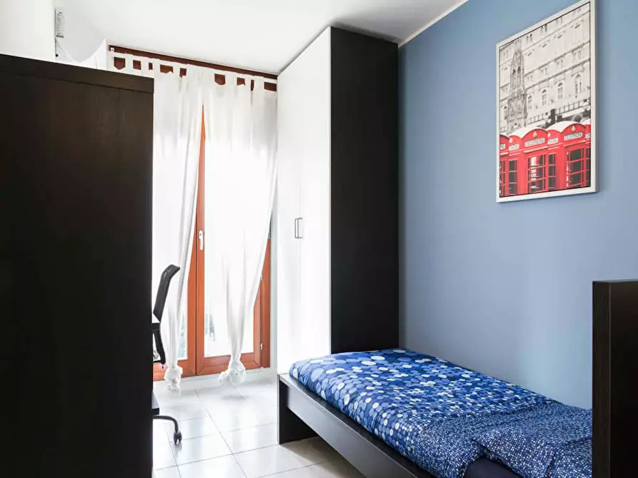 Immagine 3 di Camera in affitto  in Largo Cavalieri di Malta a Milano