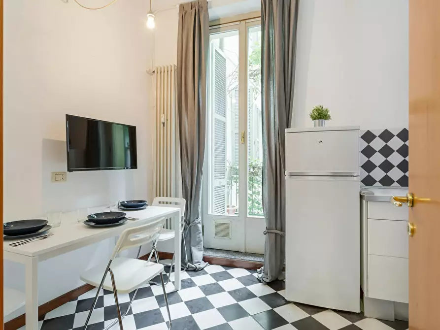 Immagine 8 di Camera in affitto  in Via Rovello a Milano