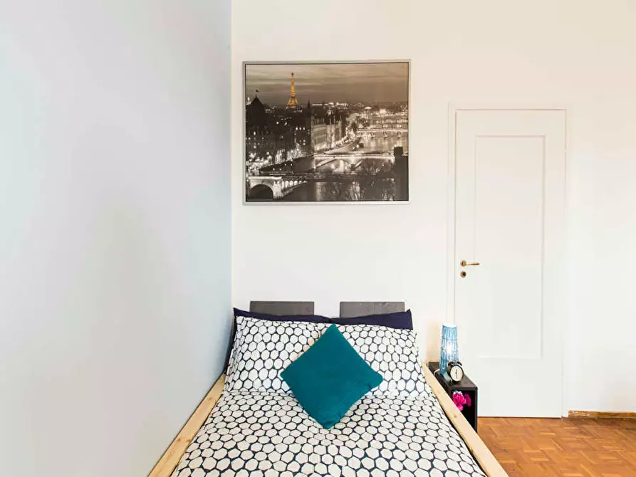 Immagine 4 di Camera in affitto  in Via dei Mandorli a Buccinasco