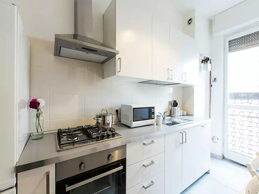 Immagine 10 di Camera in affitto  in Via dei Mandorli a Buccinasco