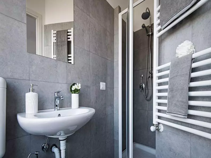 Immagine 8 di Camera in affitto  in Via Carlo Imbonati a Milano