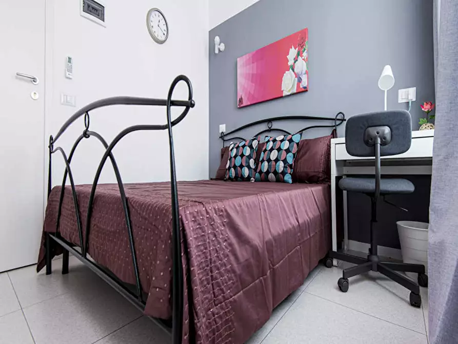 Immagine 2 di Camera in affitto  in Via Carlo Imbonati a Milano