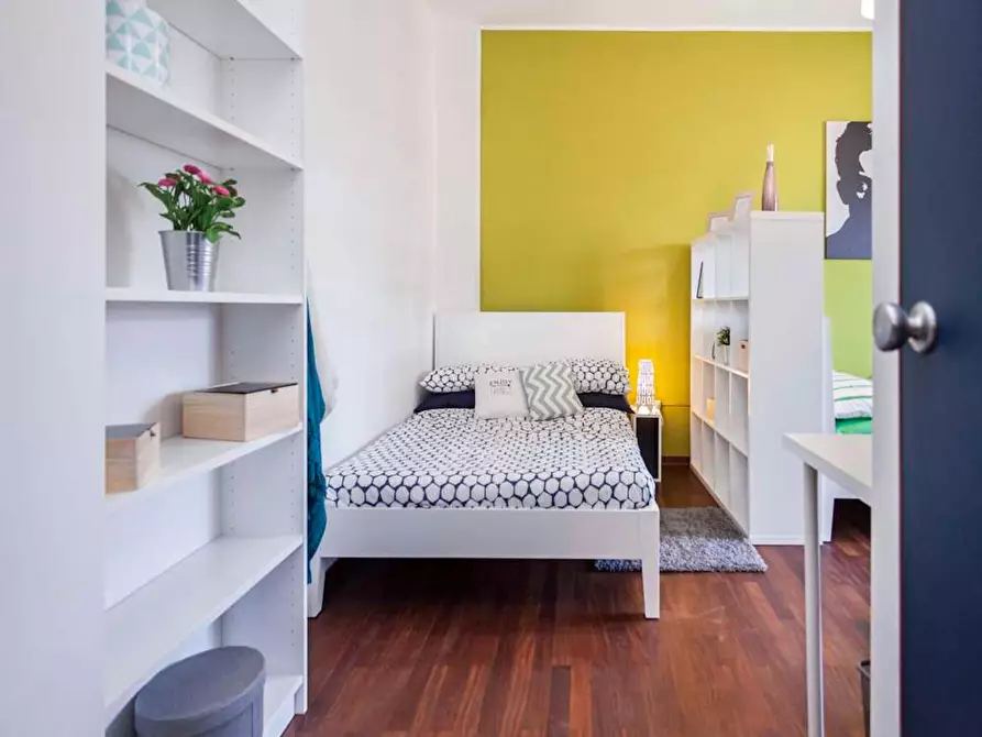 Immagine 2 di Camera in affitto  in Via Giuseppe Frua a Milano