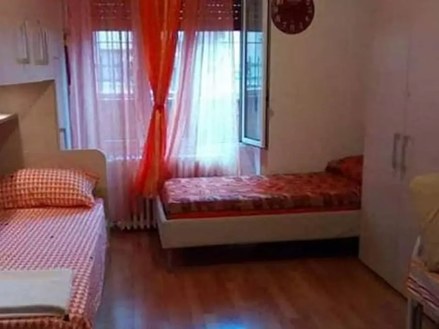 Immagine 2 di Camera condivisa in affitto  in Via Flumendosa a Milano