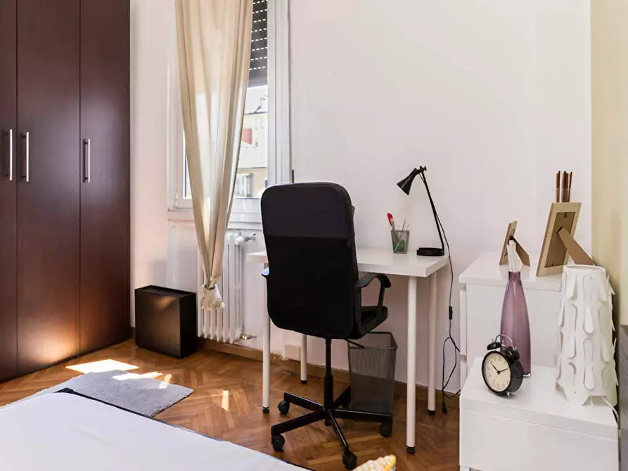 Immagine 1 di Camera in affitto  in Via Volterra a Milano