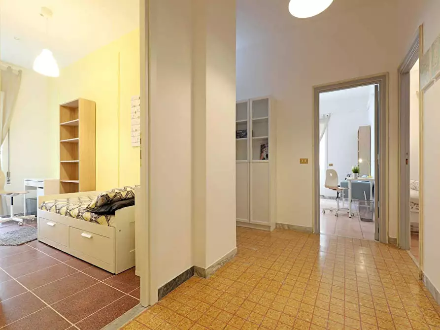 Immagine 9 di Camera in affitto  in Via Homs a Roma