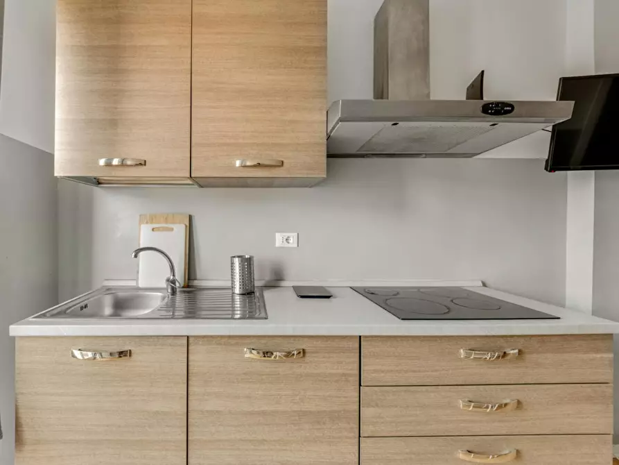 Immagine 10 di Camera in affitto  in Corso di Porta Romana a Milano