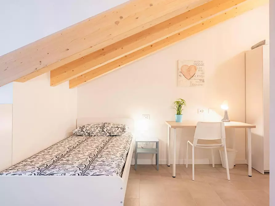 Immagine 7 di Camera condivisa in affitto  in Viale Monza a Milano