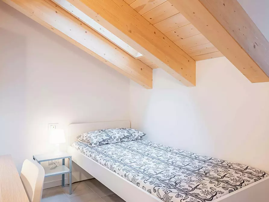 Immagine 3 di Camera condivisa in affitto  in Viale Monza a Milano