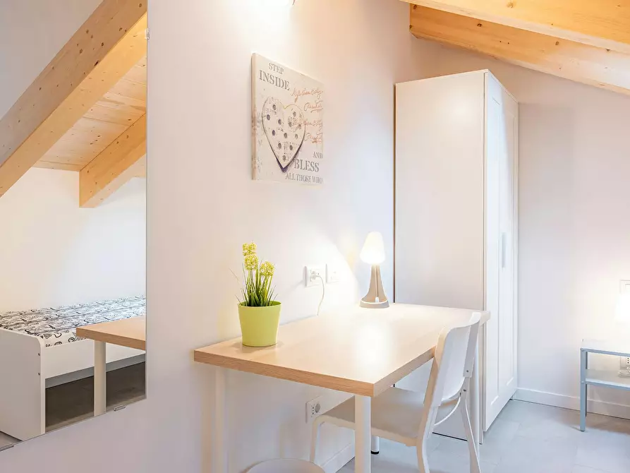 Immagine 6 di Camera condivisa in affitto  in Viale Monza a Milano