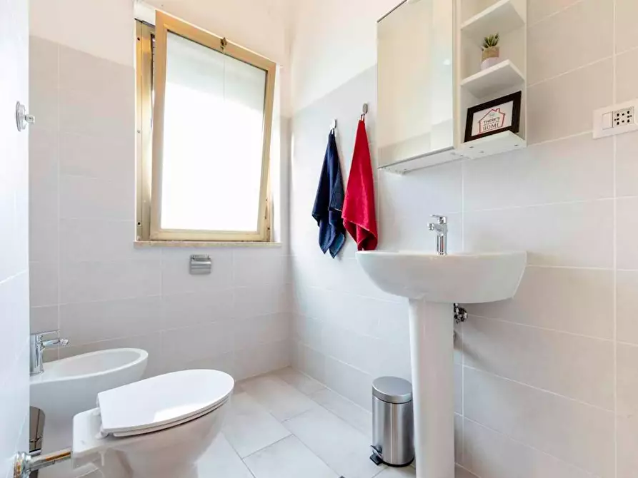 Immagine 5 di Camera in affitto  in Via Fiume delle Perle a Roma