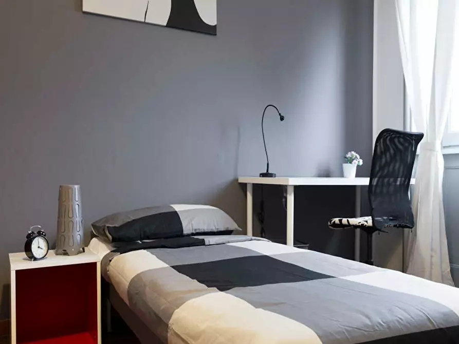 Immagine 4 di Camera in affitto  in Viale Giovanni da Cermenate a Milano