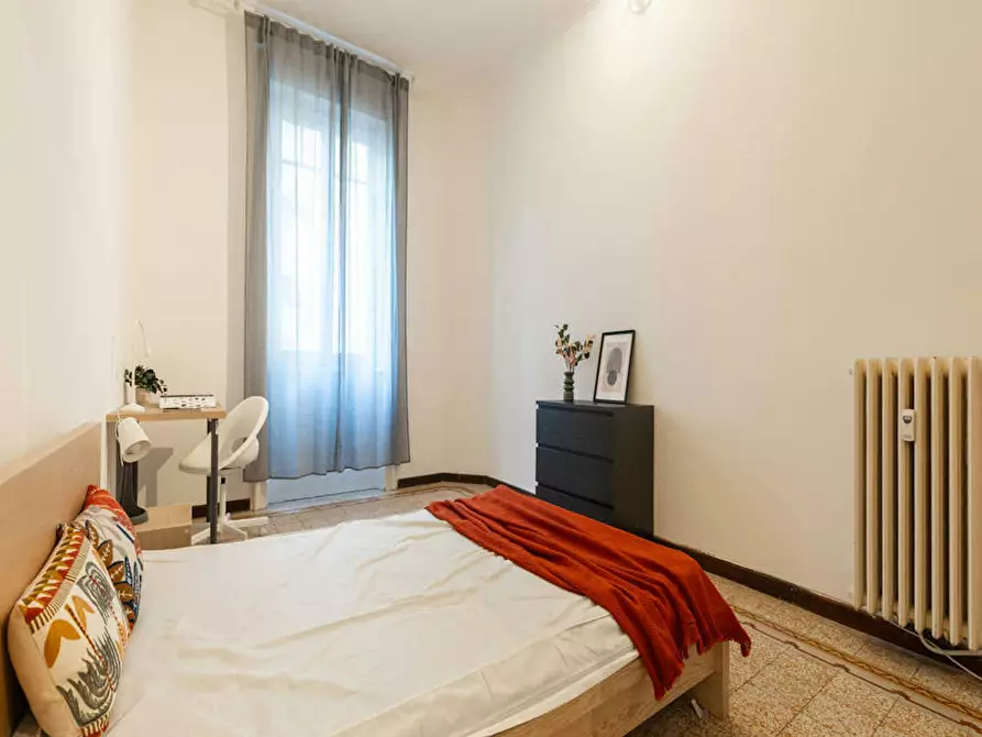 Immagine 8 di Camera in affitto  in Viale Regina Giovanna a Milano