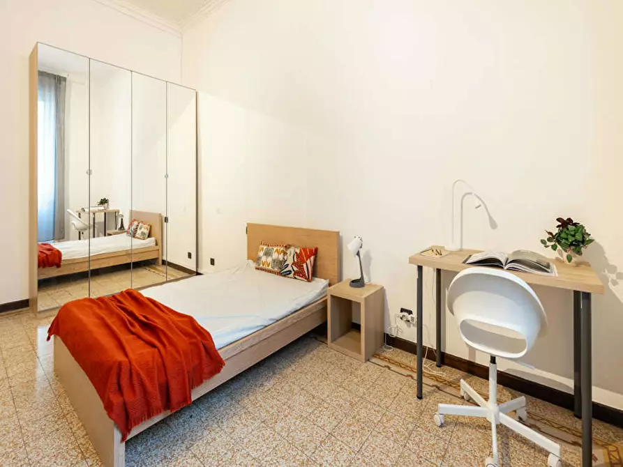 Immagine 6 di Camera in affitto  in Viale Regina Giovanna a Milano