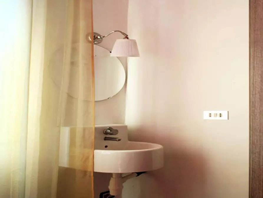 Immagine 3 di Camera in affitto  in Via Salvatore Barzilai a Milano