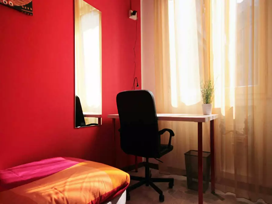 Immagine 1 di Camera in affitto  in Via Salvatore Barzilai a Milano