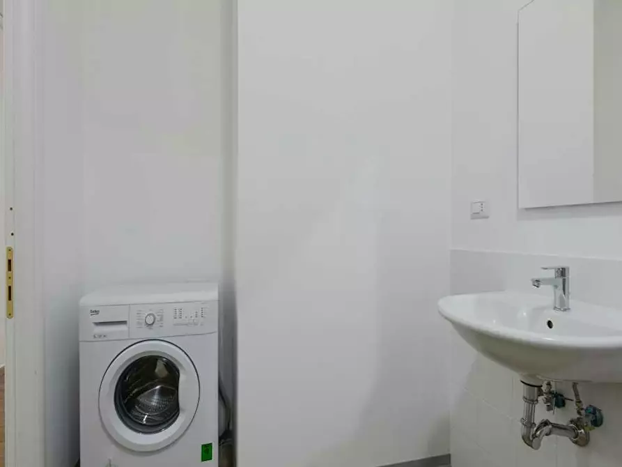 Immagine 10 di Camera in affitto  in Viale dei Quattro Venti a Roma